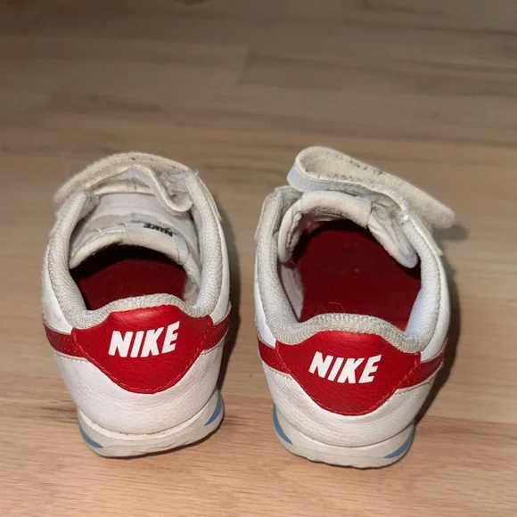 Nike Kids White and Red Velcro Sneakers - Picture 3 of 12